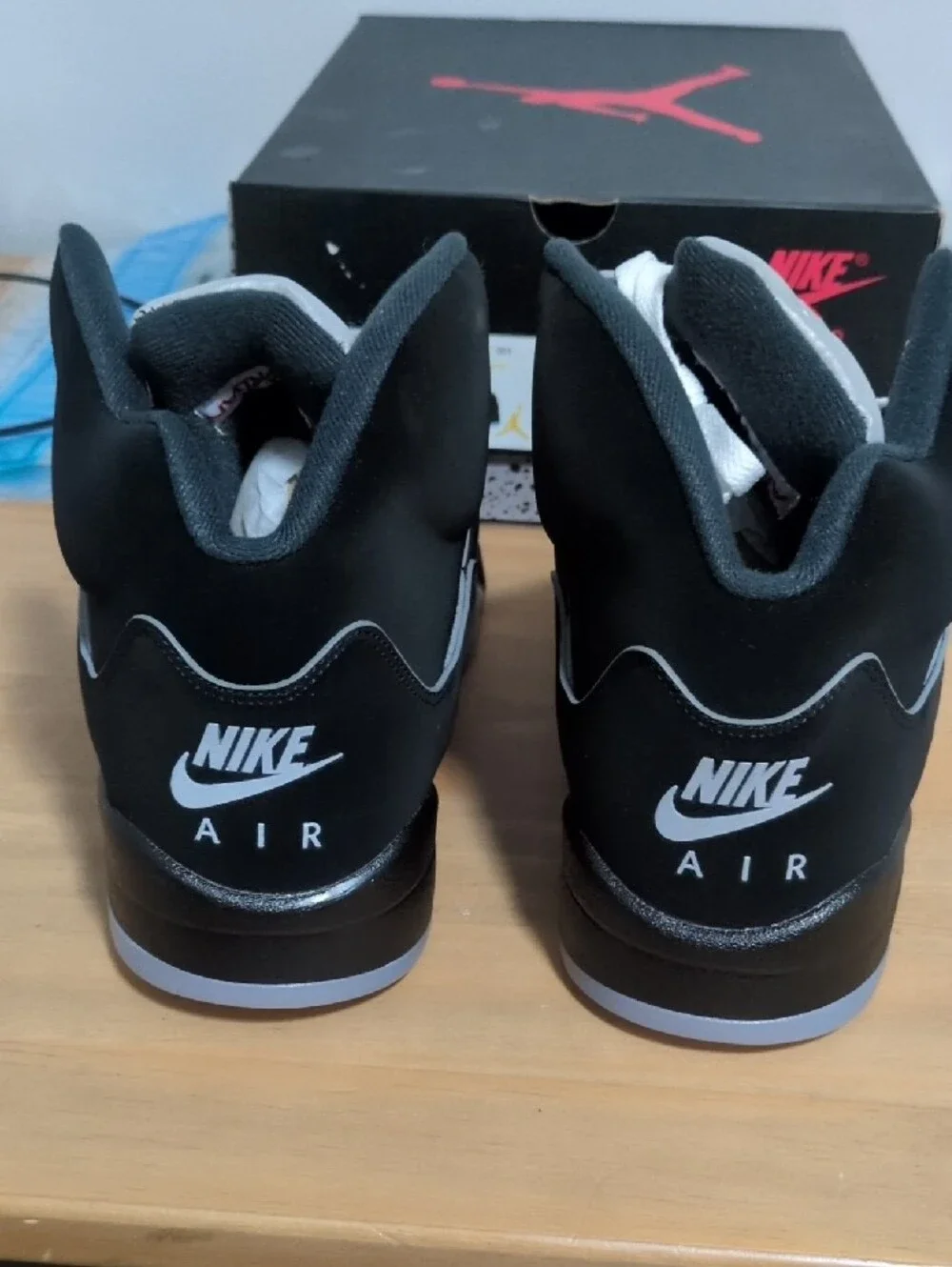 Jordan Men’s Black, White & Red Low-Top Basketball Sneakers
